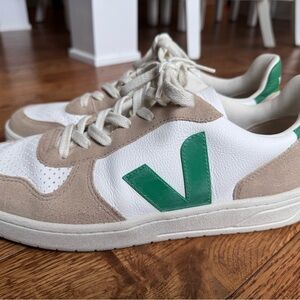 Veja Men's White and Green Sneakers